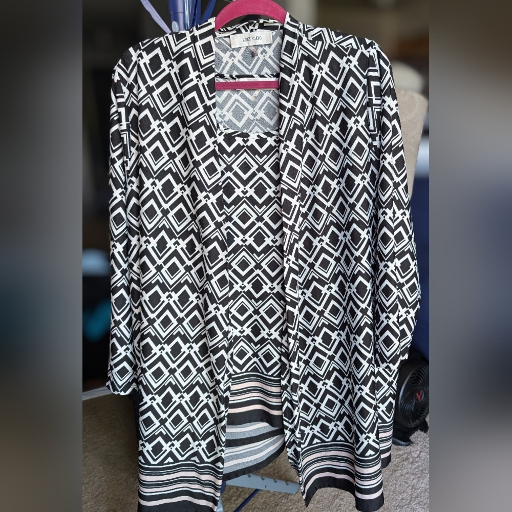 Co-ord set - sleeveless blouse and long sleeve top geometric 2x